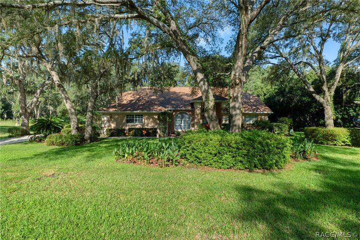 Property Photo:  270 N Grandview Avenue  FL 34442 