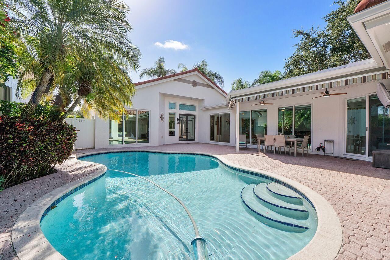 Property Photo:  1081 Bel Aire Drive E  FL 33027 