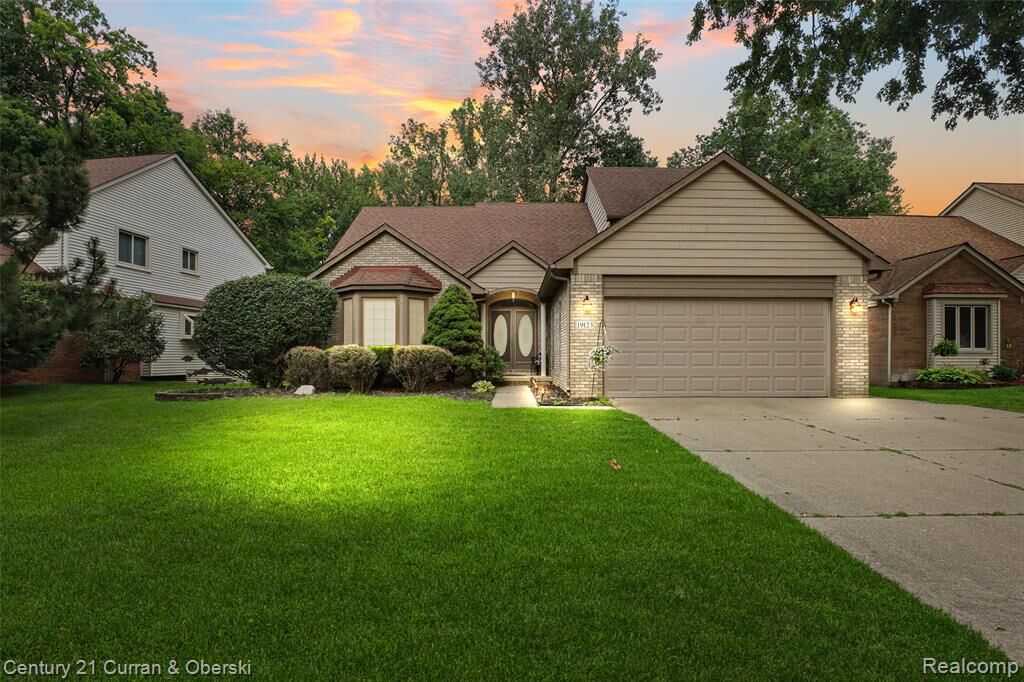 Property Photo: 19123 Parkwood Lane MI 48183