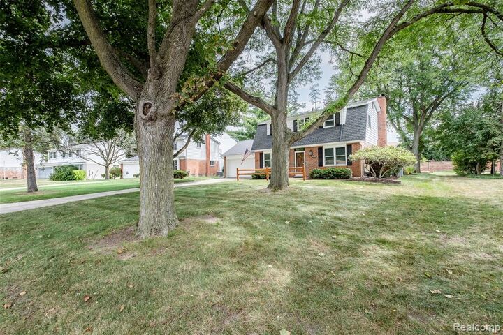 Property Photo:  30180 Northgate Drive  MI 48076 