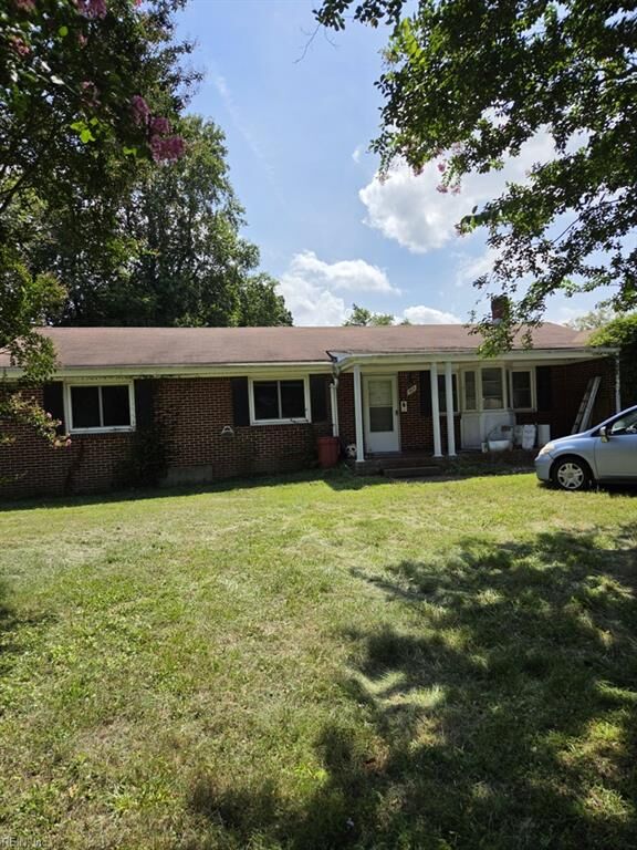 Property Photo: 504 Mount Pleasant Rd VA 23322