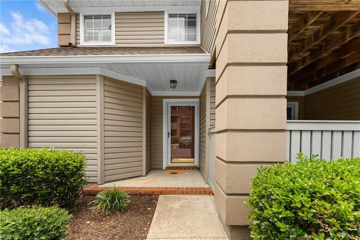 Property Photo: 315 Gainsborough Sq VA 23320
