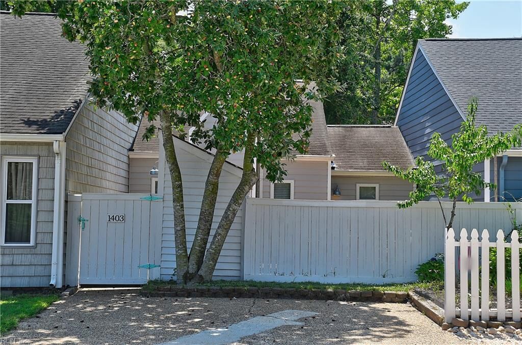 Property Photo: 1403 Gannet Rn VA 23451