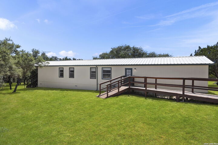 Property Photo: 182 Austin Ln TX 78063