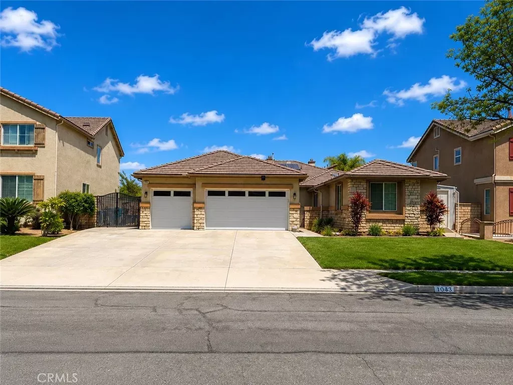 Property Photo:  1043 Benedict  CA 92882 