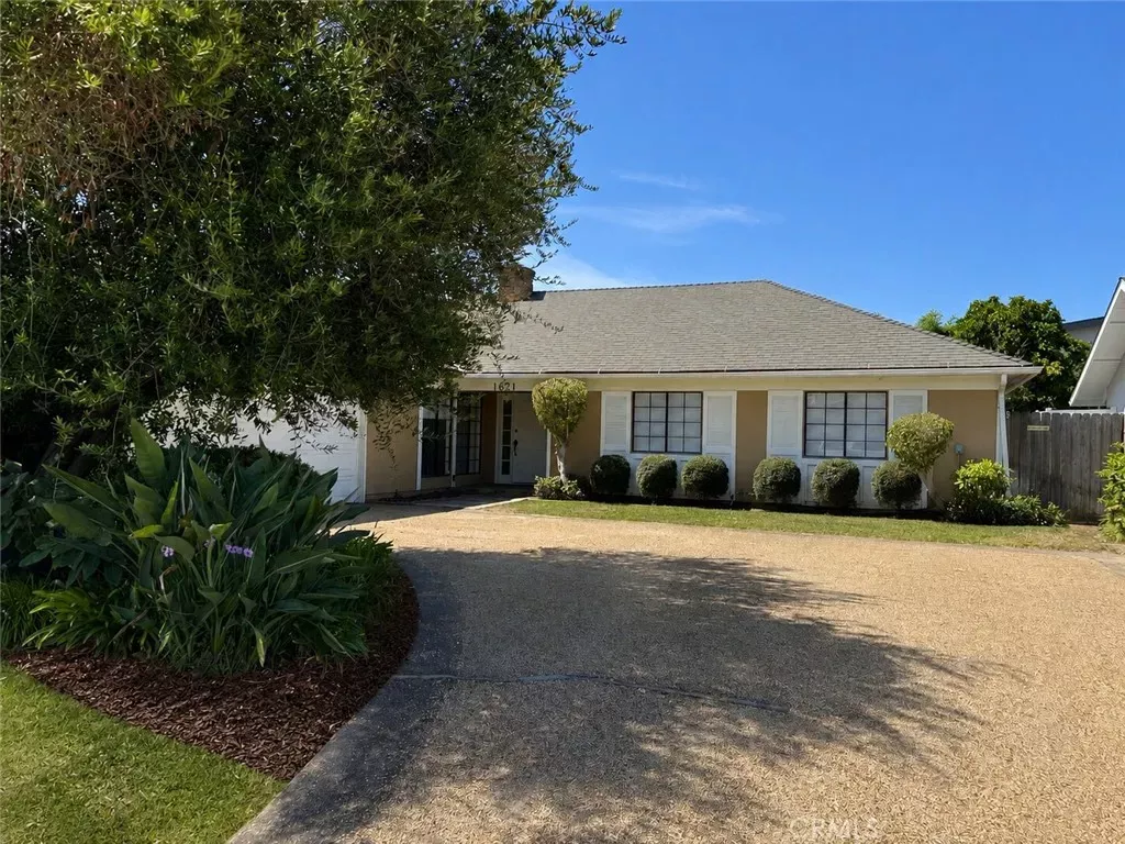 Property Photo:  1621 Cornwall  CA 92660 