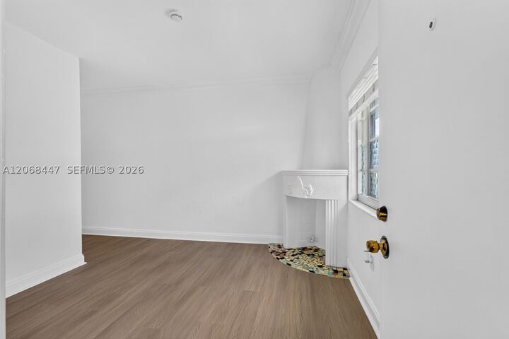 Property Photo: 1341 Meridian Ave 202 FL 33139