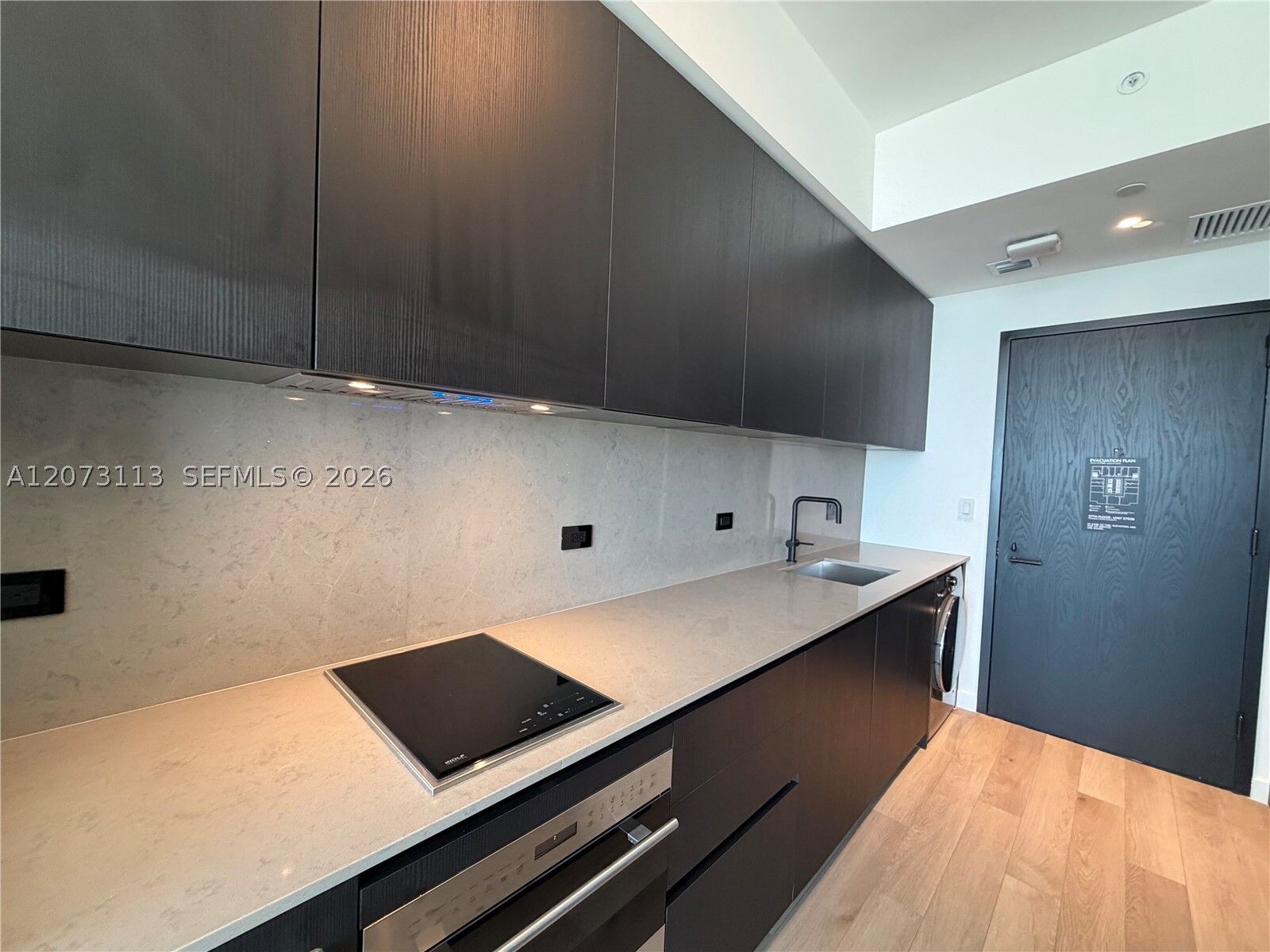 Property Photo:  20 NE 11th 2703B  FL 33132 