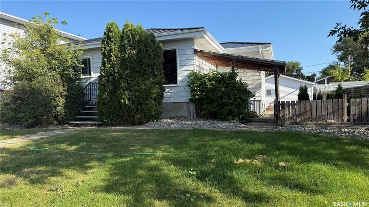 Property Photo:  108 Front Street N  SK S0G 3W0 