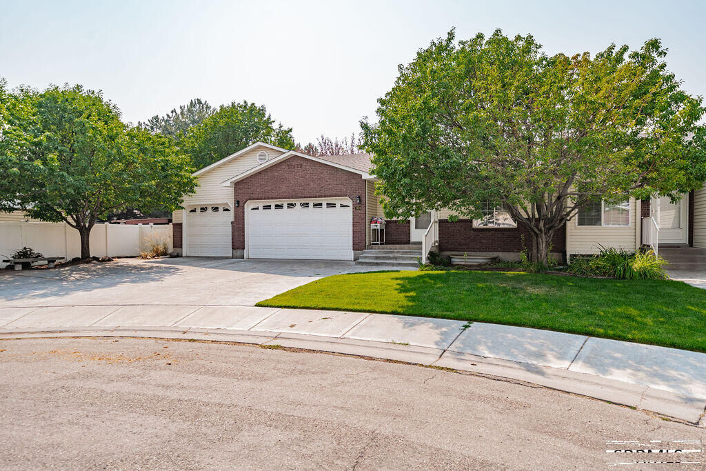 Property Photo:  2086 12th Street Circle  ID 83404 