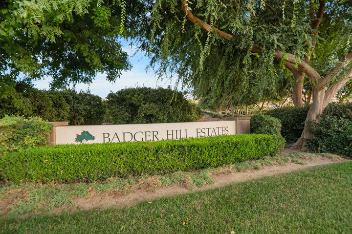 Property Photo: 556 High Sierra Drive CA 93221