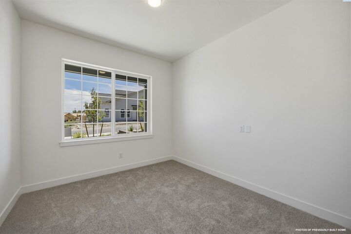 Property Photo: 4625 Grove Court WA 99353