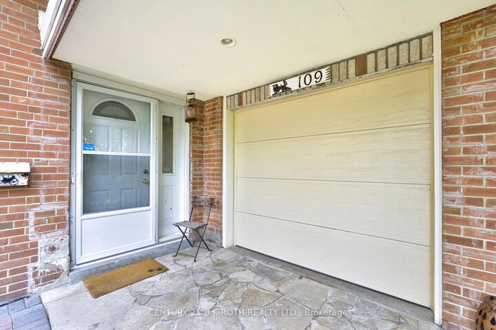 Property Photo:  109 Wincott Drive  ON M9R 2P5 