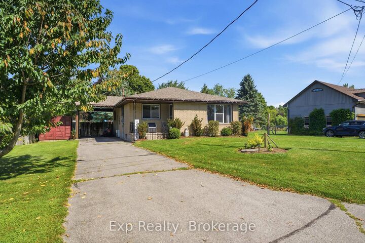 Property Photo:  18 Railway Street  ON K0K 1H0 