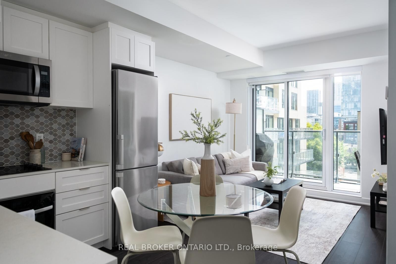 Property Photo:  543 Richmond Street W 528  ON M5V 0W9 