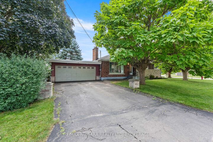 Property Photo:  67 Maple Park Drive  ON L3C 3X8 