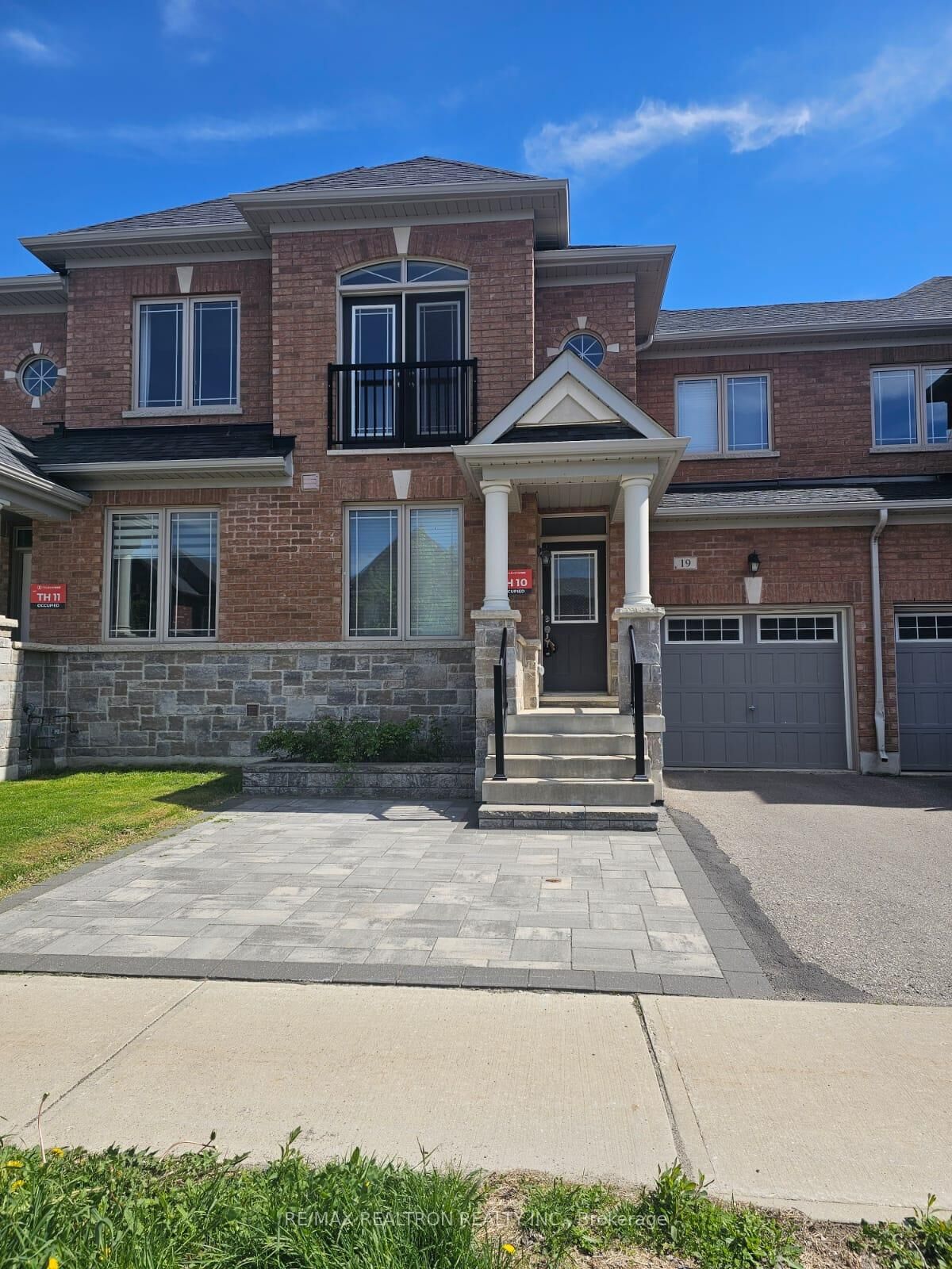 Property Photo:  19 Walter English Drive  ON L9N 0R8 