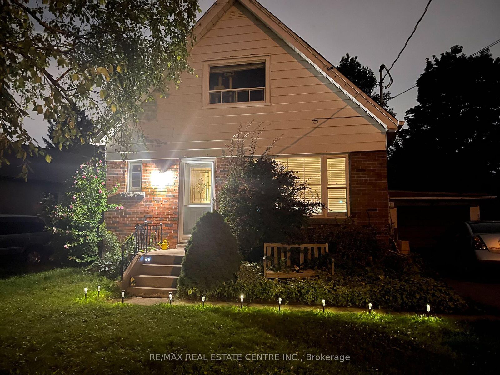 Property Photo: 34 Singleton Road Main Floor ON M1R 1H9