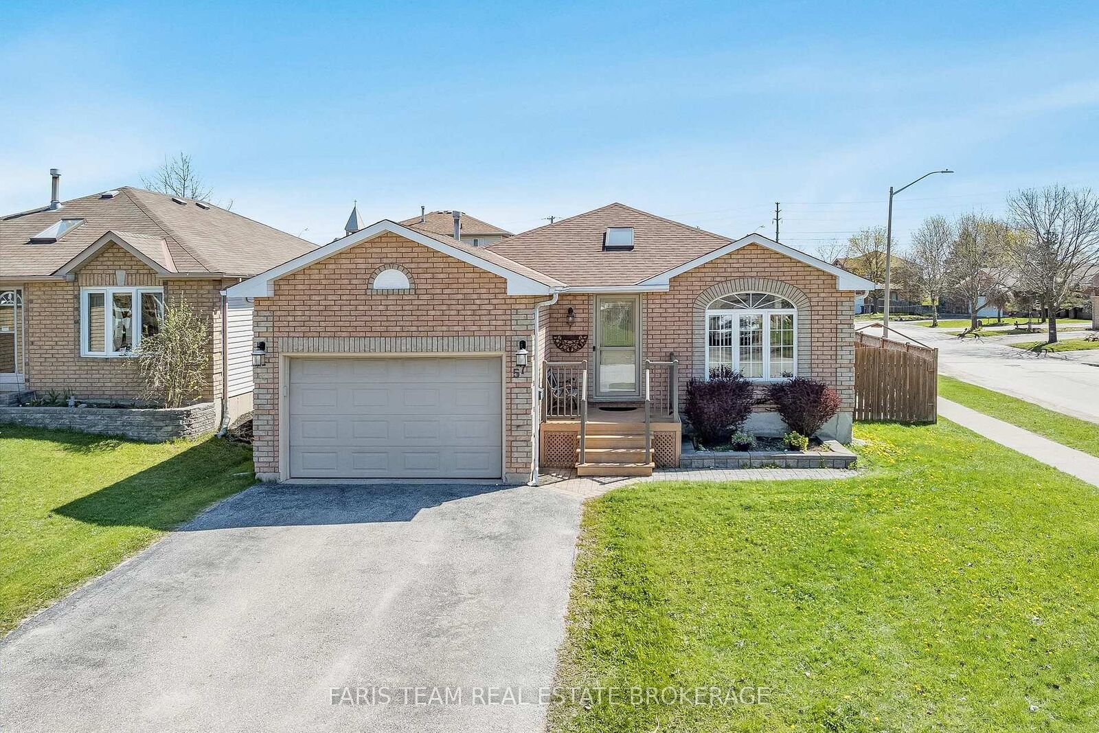 Property Photo: 57 Wessenger Drive ON L4N 8P8