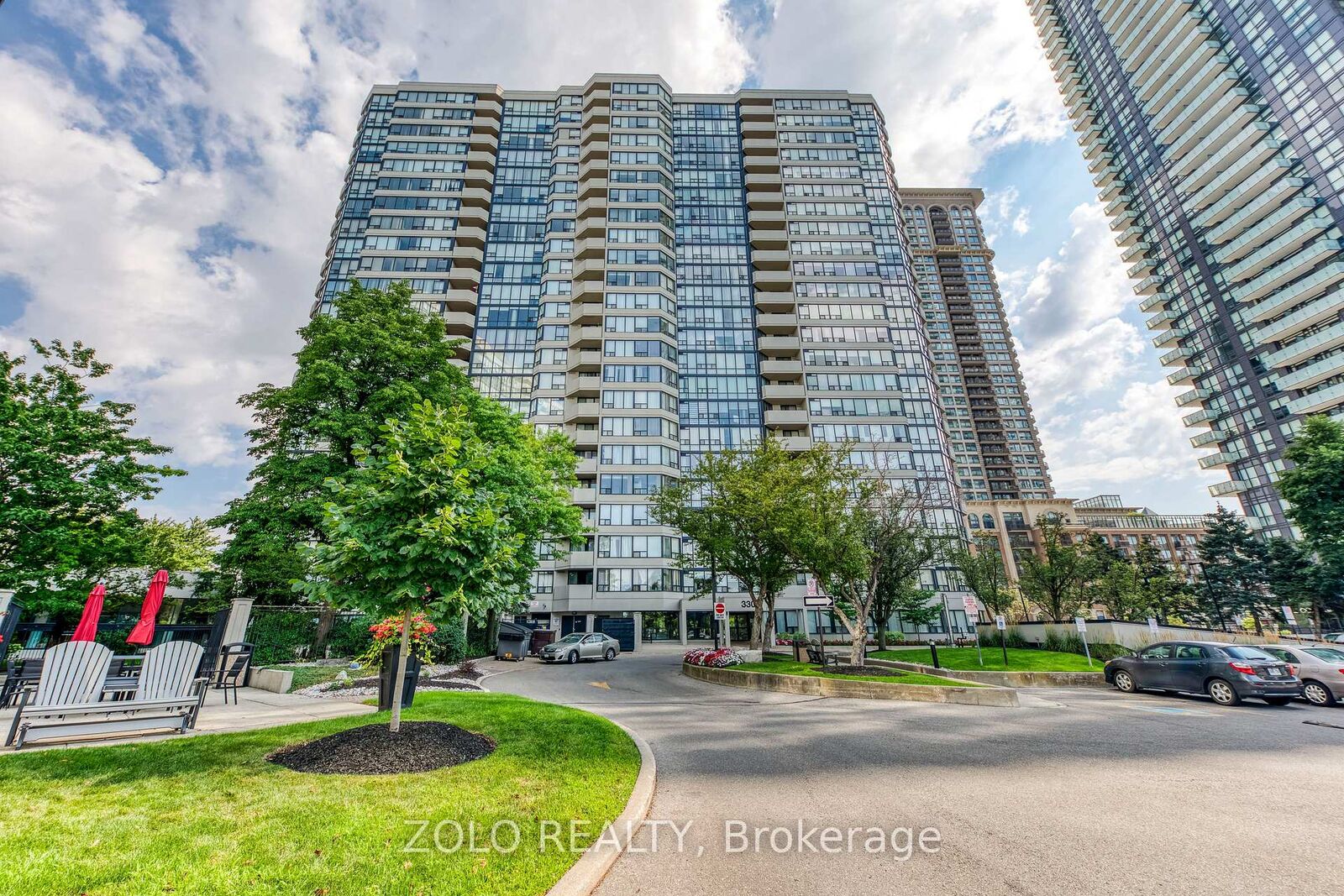 Property Photo: 330 Rathburn Road W 908 ON L5B 3Y1