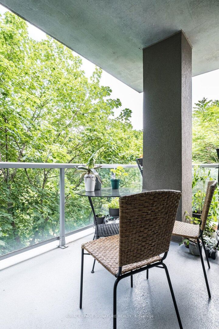 Property Photo:  479 Charlton Avenue E 204  ON L8N 0B4 