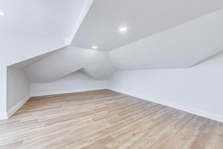 Property Photo:  102 West Avenue S 4  ON L8N 2S3 
