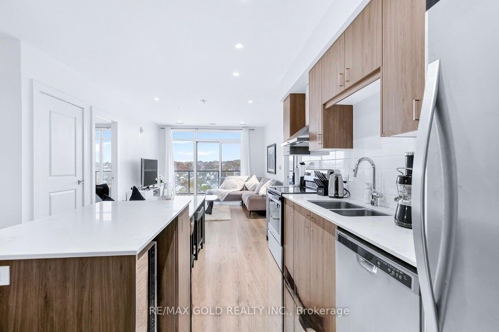 Property Photo: 15 Glebe Street 1310 ON N1S 0C3