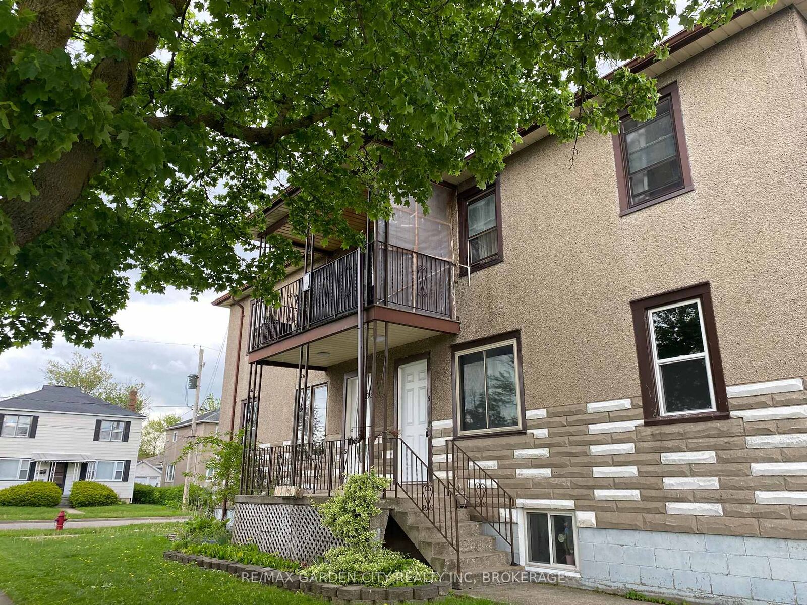 Property Photo:  131 Lyons Avenue 1  ON L3B 1M3 