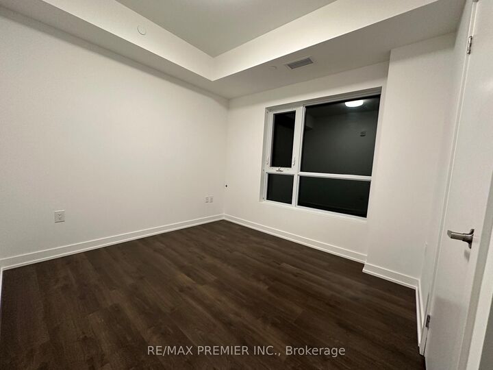 Property Photo:  56 Lakeside Terrace 207  ON L4M 7B9 