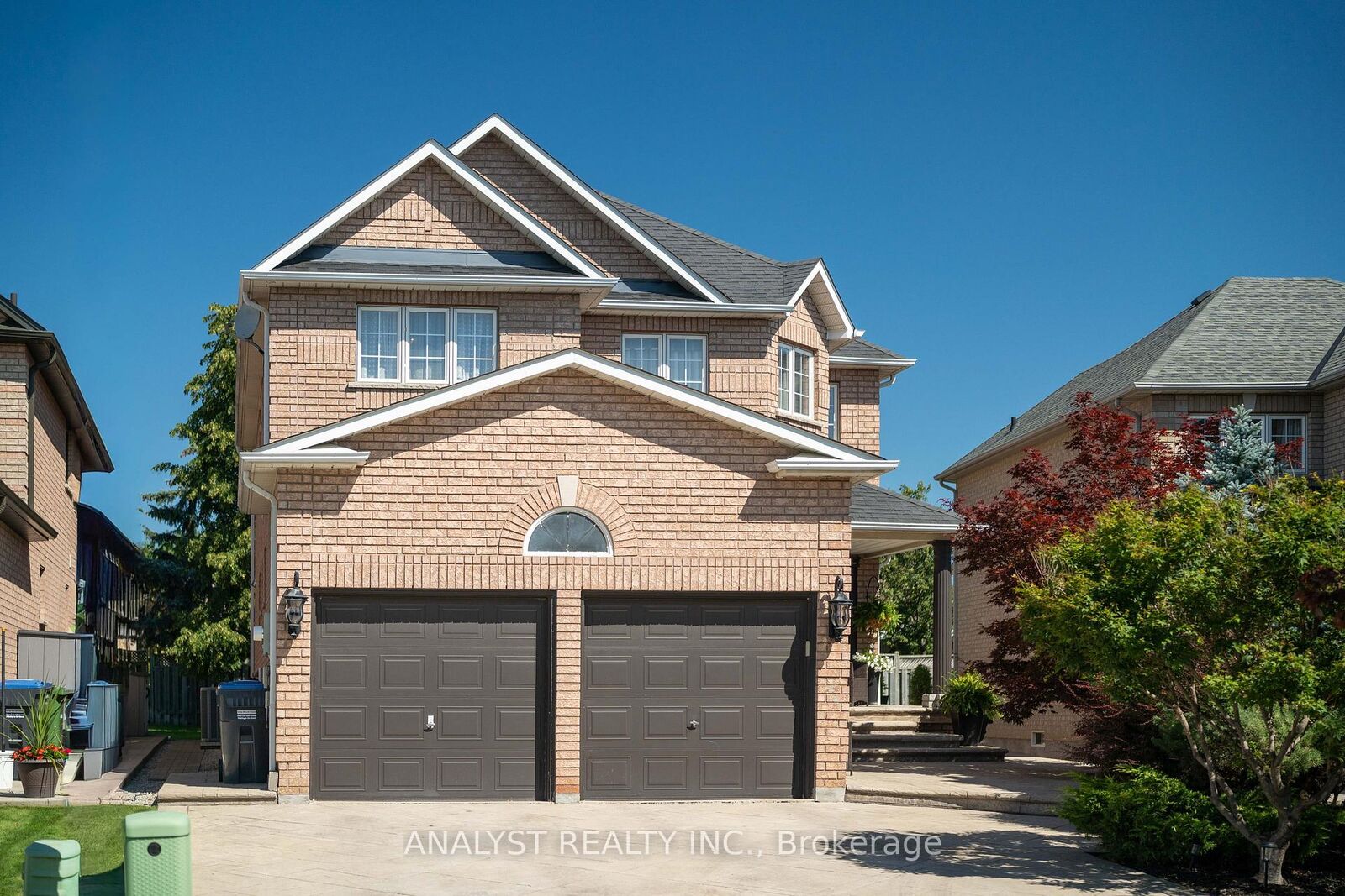 Property Photo: 216 Waterbury Street ON L7E 2H9