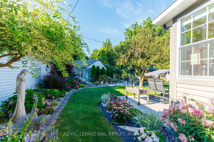 Property Photo:  7 Philpark Road  ON L2N 4E4 