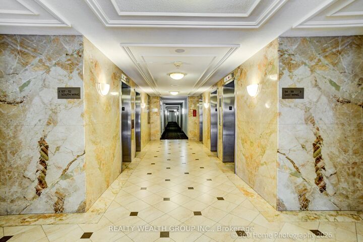Property Photo:  1333 Bloor Street 619  ON L4Y 3T6 