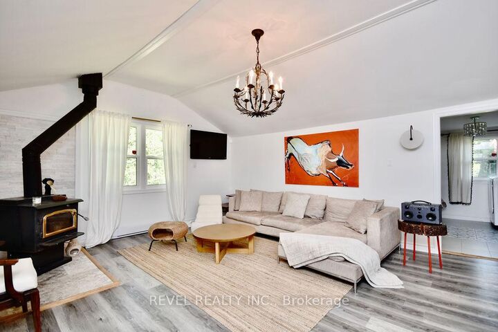 Property Photo: 39 Domar Road ON L0L 2J0