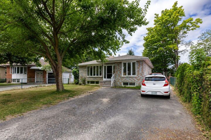 Property Photo: 34 Gentry Crescent ON L4C 2G9