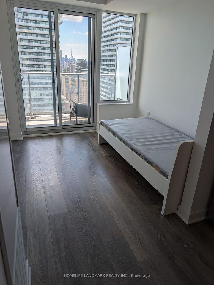 Property Photo:  195 Redpath Avenue 2707  ON M4P 0E4 