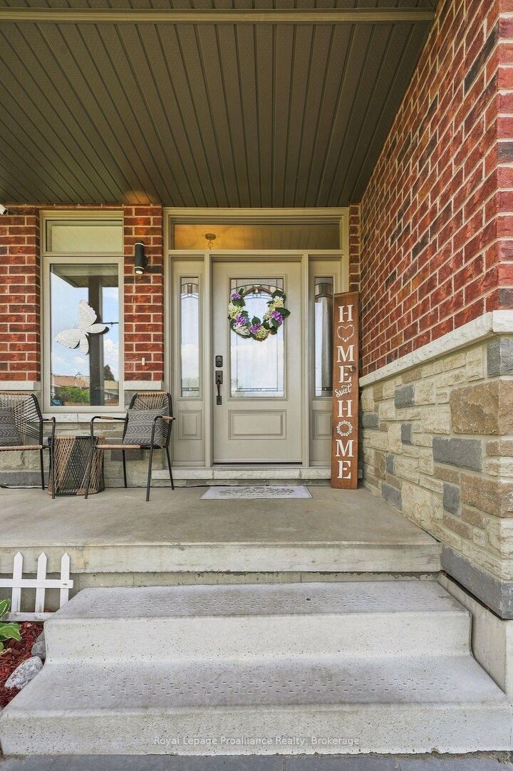 Property Photo:  92 Northumberland Boulevard  ON K8V 0L1 