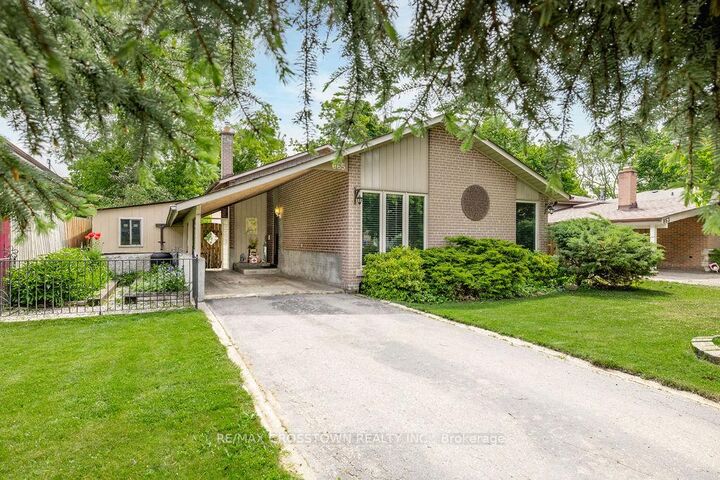865 Krosno Boulevard — photo 1
