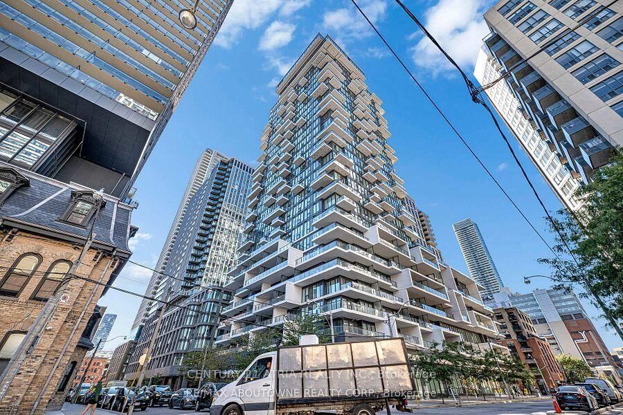 Property Photo:  77 Shuter Street 1616  ON M5B 0B8 