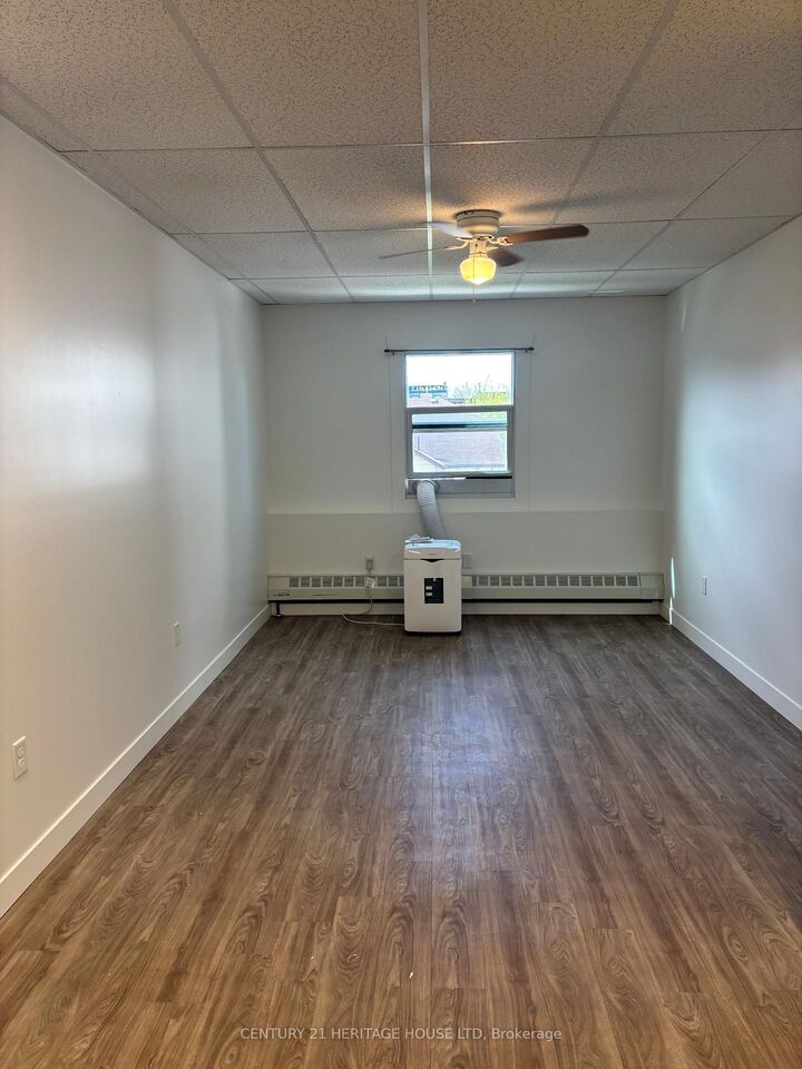Property Photo:  50 Scott Street 203  ON N5P 1K6 