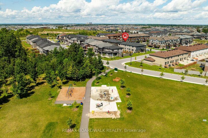 Property Photo: 262 Tullaghan Heights ON K2J 7C2