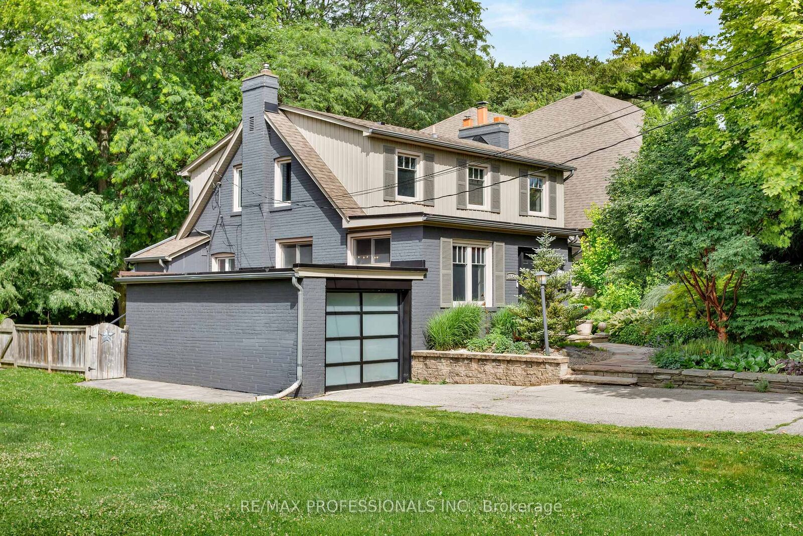 Property Photo: 1364 Islington Avenue ON M9A 3K6