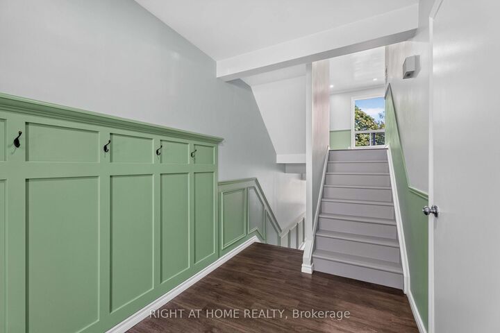 Property Photo: 66 Summercrest Drive 3 ON L8K 6M6