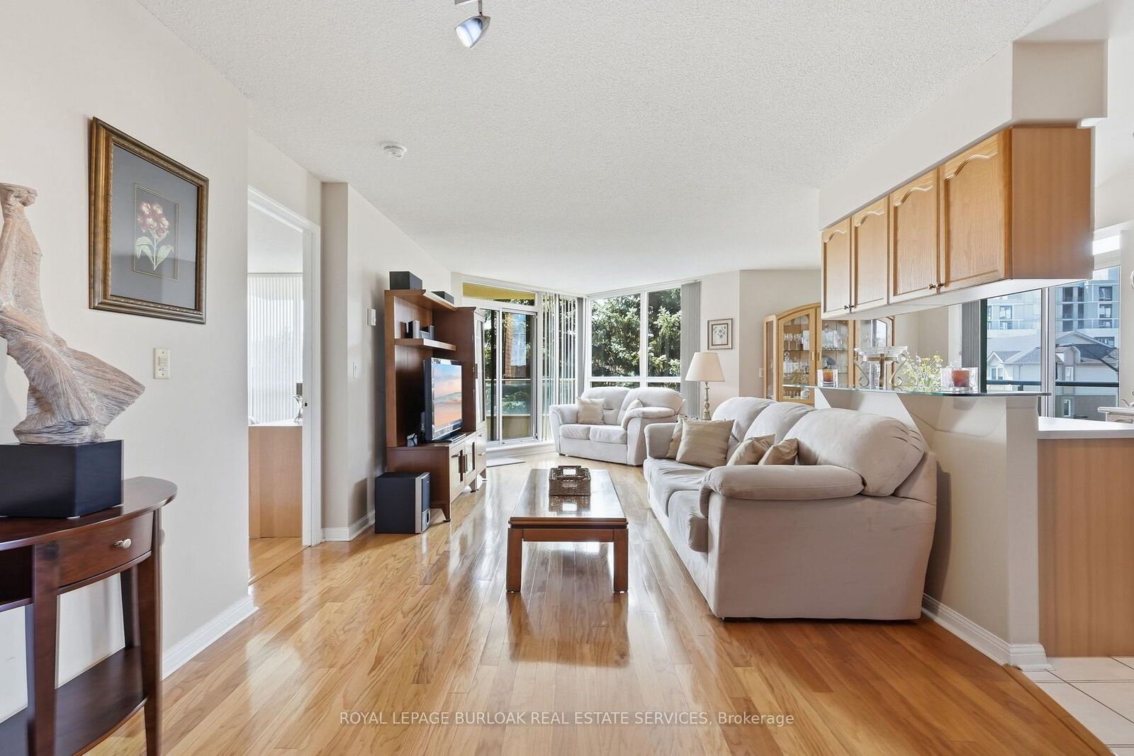 Property Photo:  1150 Parkwest Place 301  ON L5E 3K4 