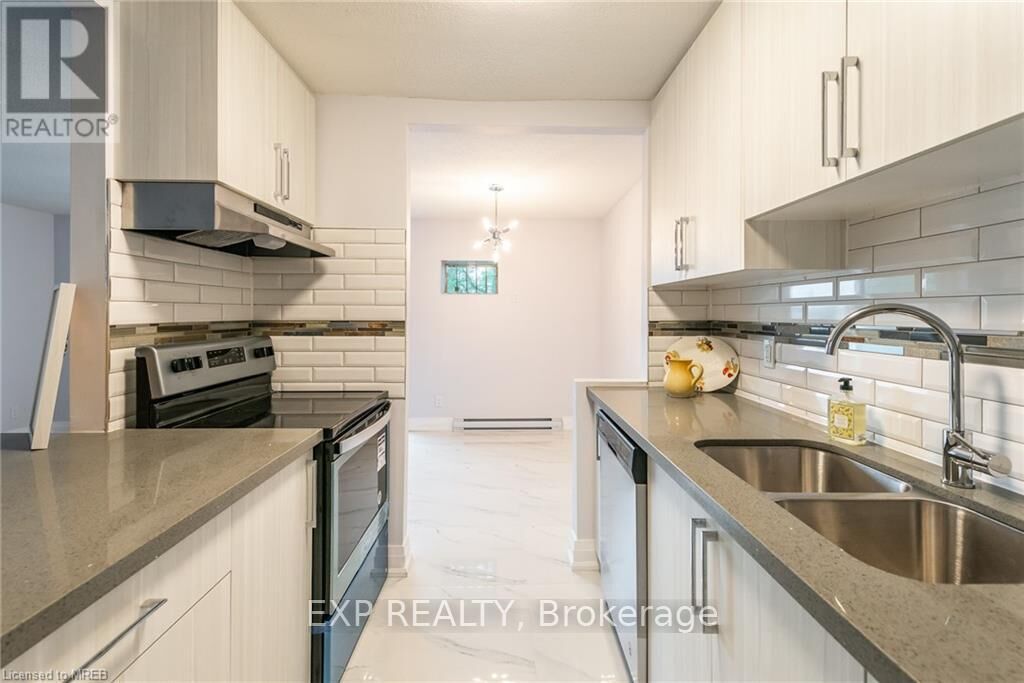 Property Photo:  529 Elm Street 4  ON L3K 5W6 