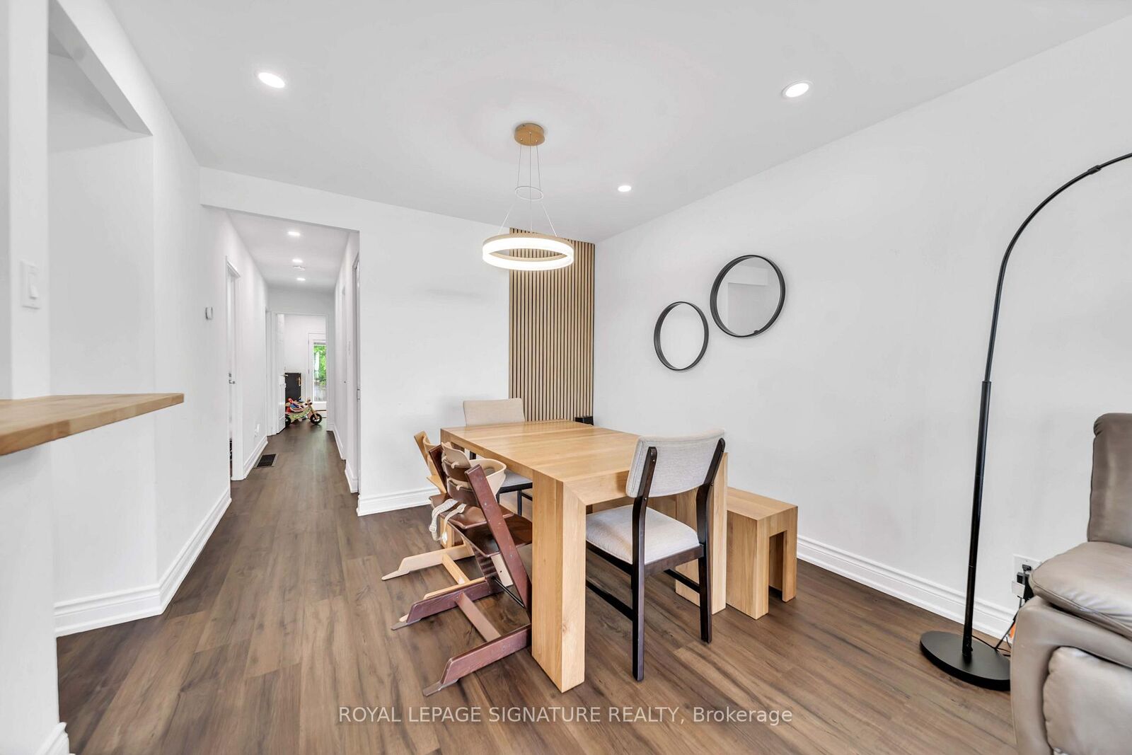 Property Photo:  702 Leeder Court Main  ON L3Y 5A7 