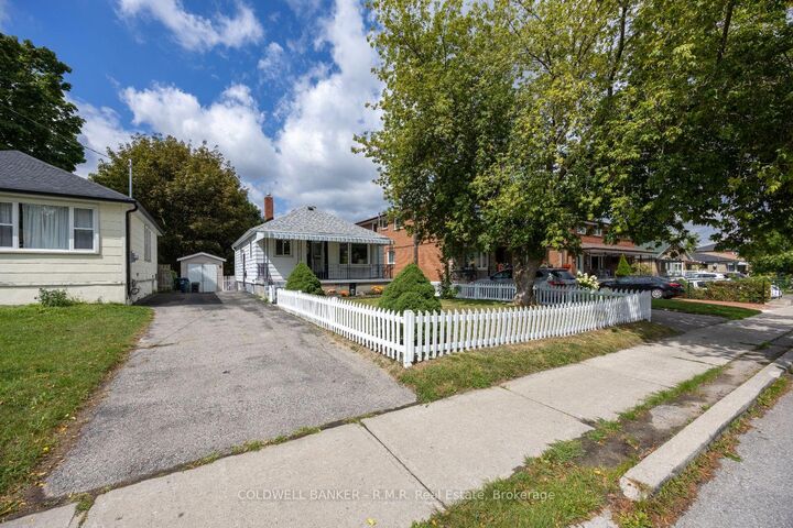 Property Photo:  162 Magnolia Avenue  ON M1K 3K8 