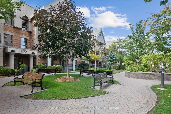 Property Photo: 810 Scollard Court 809 ON L5V 0A4