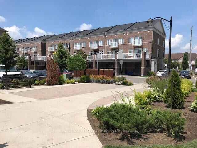 Property Photo:  165 Hampshire Way 7  ON L9T 6H7 