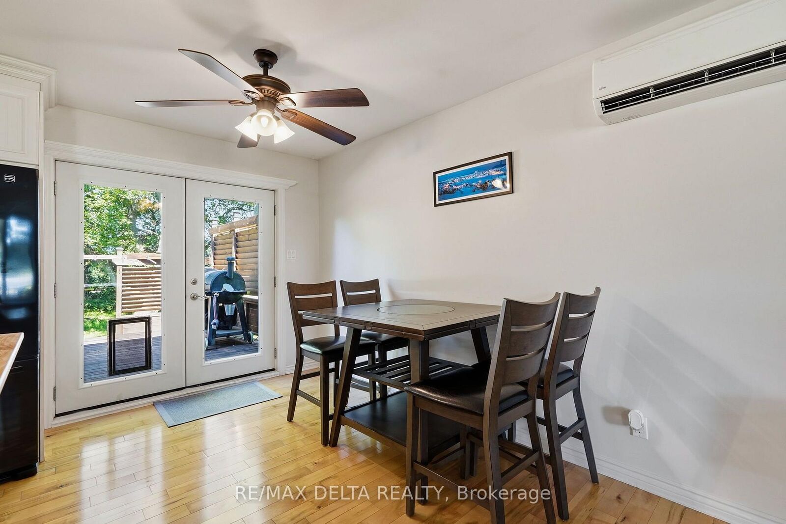Property Photo: 1120 Des Cedres Street ON K0B 1B0