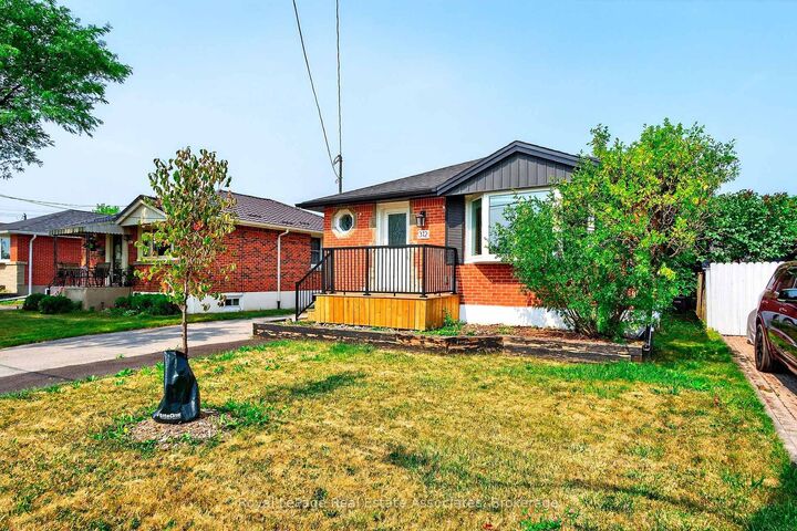 Property Photo: 312 East 45th Street Upper ON L8T 3K8